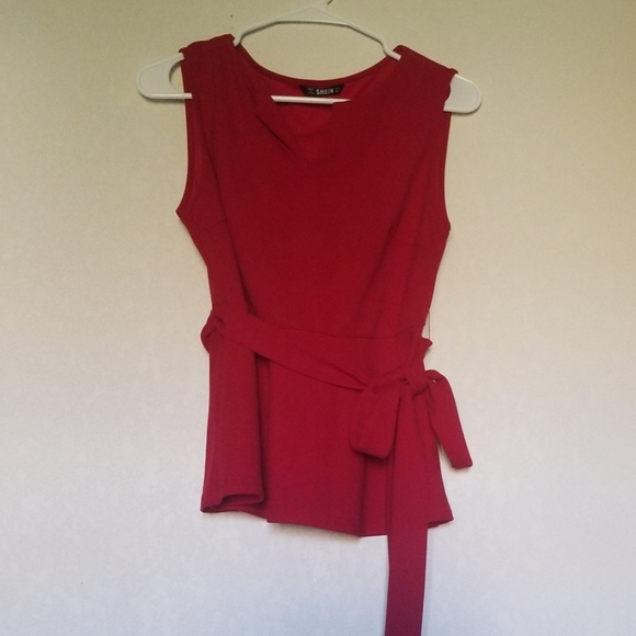 Tops - Picture 4 of 4